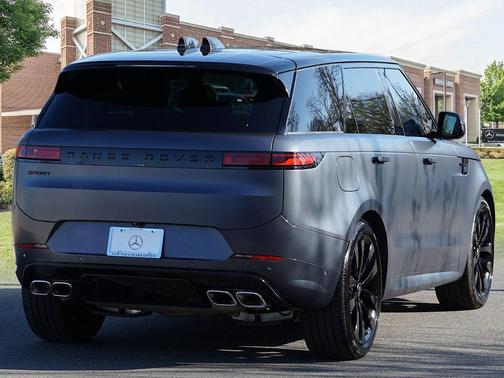 2025 Land Rover Range Rover Sport SE