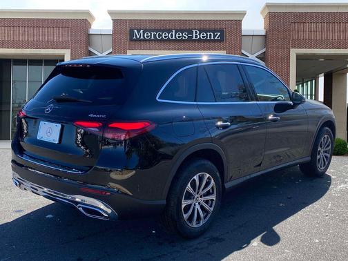 2025 Mercedes-Benz GLC 300 4MATIC