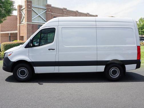 2025 Mercedes-Benz Sprinter 2500 Standard Roof