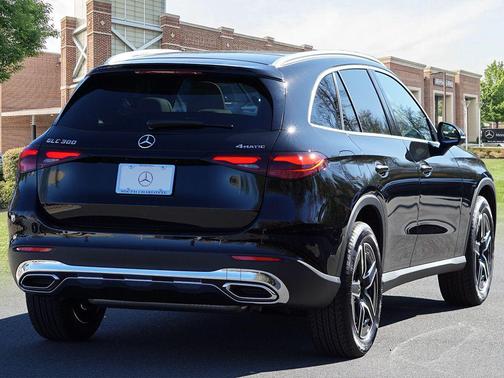 2026 Mercedes-Benz GLC 300 4MATIC