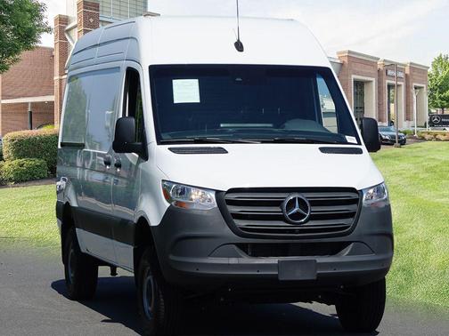2024 Mercedes-Benz Sprinter 2500 Cargo 144 WB