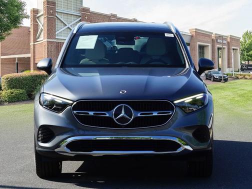 Selenite Grey Metallic 2023 Mercedes-Benz GLC 300