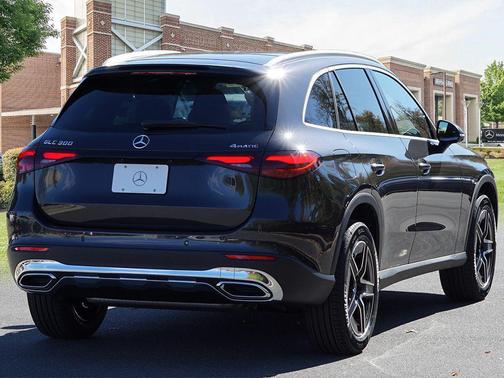 2026 Mercedes-Benz GLC 300 4MATIC