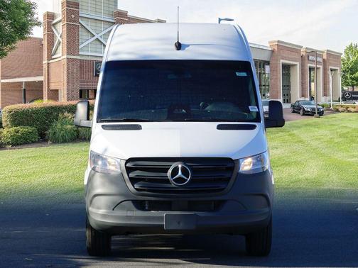 2025 Mercedes-Benz Sprinter 2500 Standard Roof