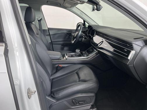 2024 Audi Q7 45 Premium Plus