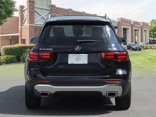 2025 Mercedes-Benz GLB 250 4MATIC