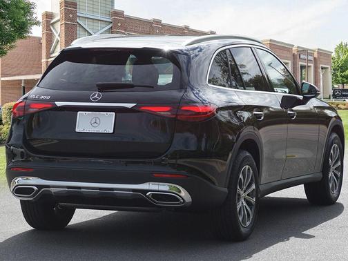 2026 Mercedes-Benz GLC 300 Base