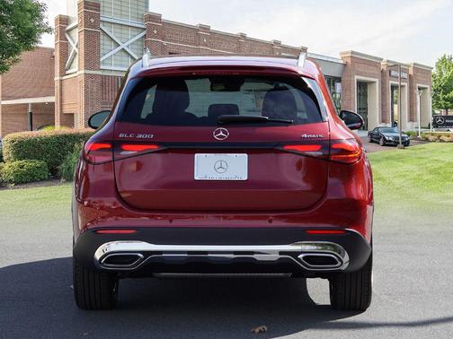 2026 Mercedes-Benz GLC 300 4MATIC