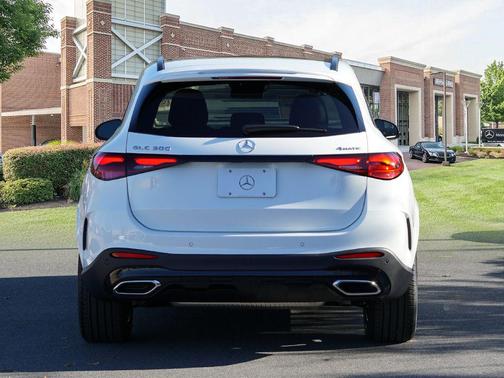 2026 Mercedes-Benz GLC 300 4MATIC