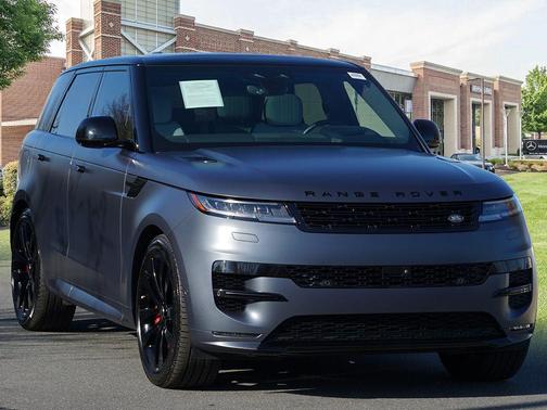 2025 Land Rover Range Rover Sport SE
