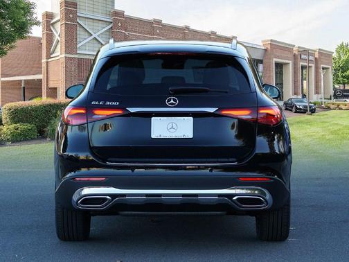 2026 Mercedes-Benz GLC 300 Base