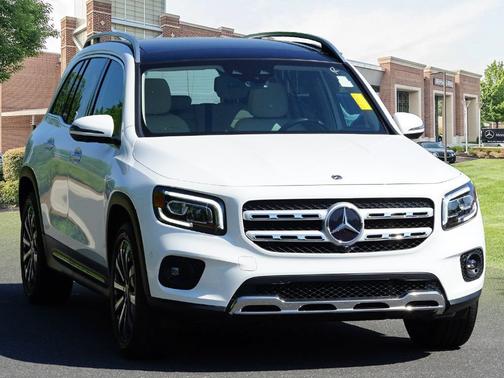 Polar White 2023 Mercedes-Benz GLB 250