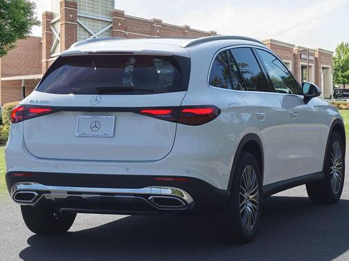 2026 Mercedes-Benz GLC 300 Base