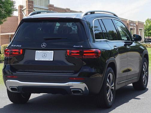 2025 Mercedes-Benz GLB 250 4MATIC