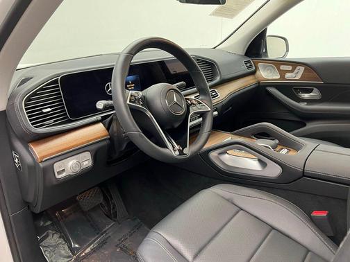 2024 Mercedes-Benz GLS 450 4MATIC
