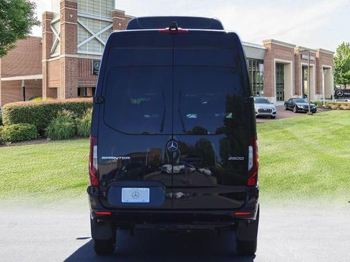 2025 Mercedes-Benz Sprinter 2500 Passenger 144 WB