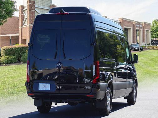 2025 Mercedes-Benz Sprinter 2500 Passenger 144 WB