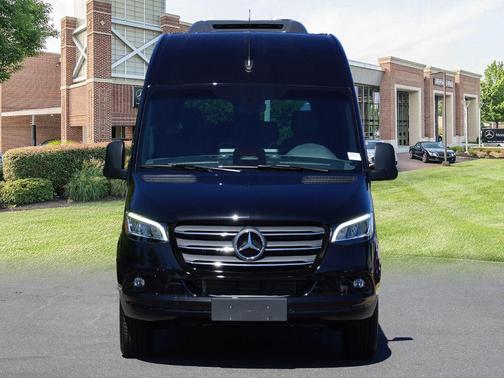 2025 Mercedes-Benz Sprinter 2500 Passenger 144 WB