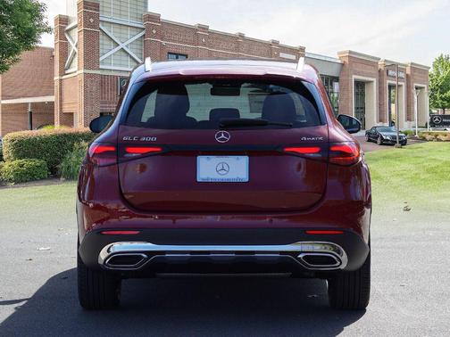 2026 Mercedes-Benz GLC 300 4MATIC