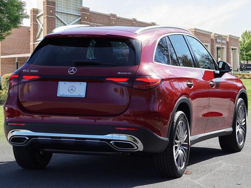 2026 Mercedes-Benz GLC 300 4MATIC