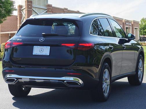 2026 Mercedes-Benz GLC 300 4MATIC