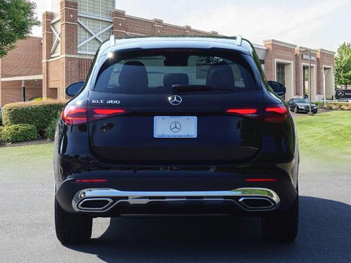 2026 Mercedes-Benz GLC 300 4MATIC