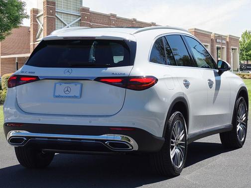 2026 Mercedes-Benz GLC 300 4MATIC