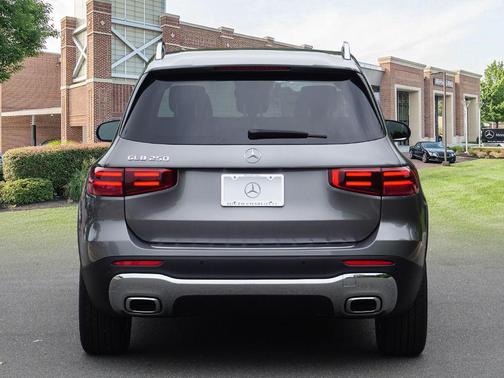 2025 Mercedes-Benz GLB 250 4MATIC