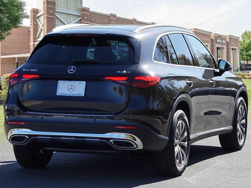 2026 Mercedes-Benz GLC 300 4MATIC