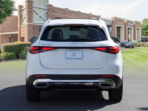 2026 Mercedes-Benz GLC 300 4MATIC