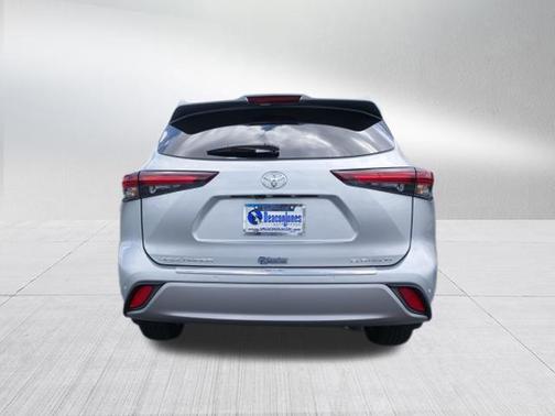 2024 Toyota Highlander Platinum
