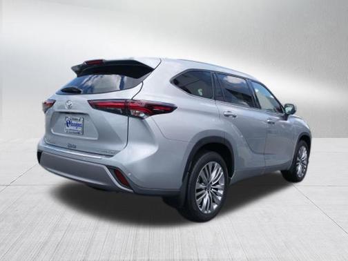 2024 Toyota Highlander Platinum