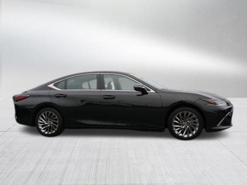 2024 Lexus ES 300h Ultra Luxury