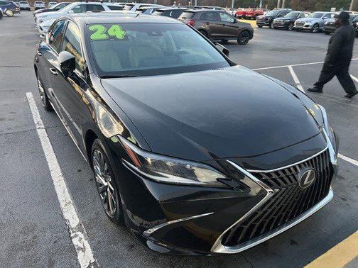 2024 Lexus ES 300h Ultra Luxury