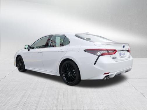 2024 Toyota Camry Hybrid SE