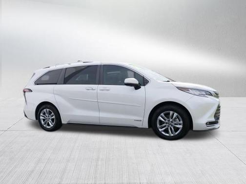 2021 Toyota Sienna Platinum 7 Passenger