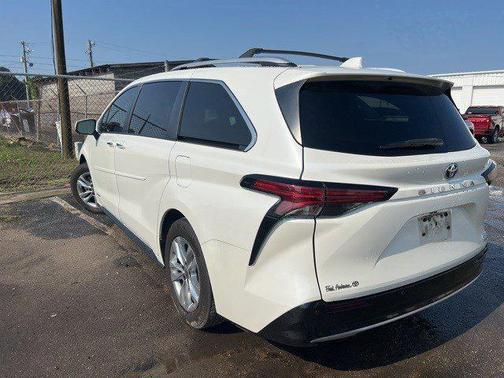 2021 Toyota Sienna Platinum 7 Passenger