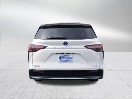 2021 Toyota Sienna Platinum 7 Passenger