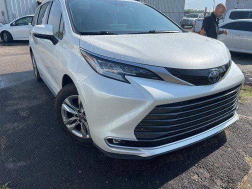 2021 Toyota Sienna Platinum 7 Passenger