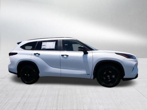 2025 Toyota Highlander Hybrid XLE