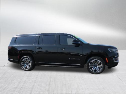 Diamond Black Crystal Pearlcoat 2023 Jeep Wagoneer L Series II 4x4
