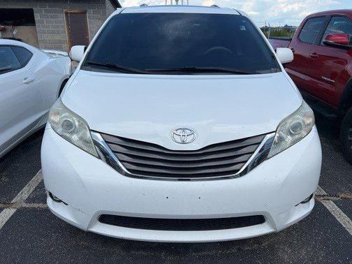2014 Toyota Sienna XLE