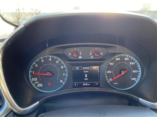 Photo 3 of 33 of 2019 Chevrolet Equinox LS