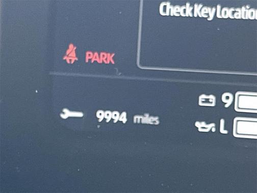 Photo 4 of 44 of 2022 Toyota Tundra Platinum