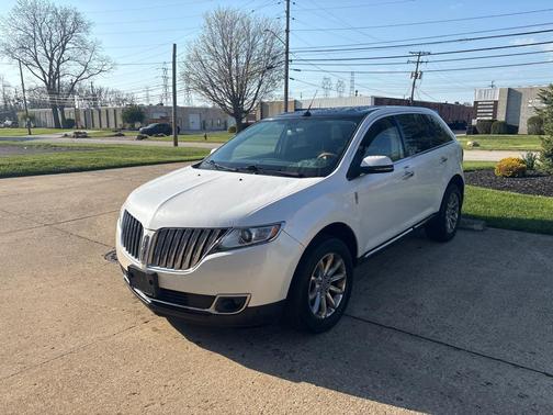 White Platinum Metallic Tri-Coat 2013 Lincoln MKX Base
