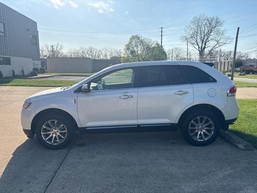 White Platinum Metallic Tri-Coat 2013 Lincoln MKX Base