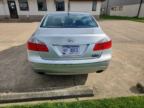 Platinum Metallic 2009 Hyundai Genesis 3.8