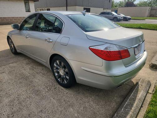 Platinum Metallic 2009 Hyundai Genesis 3.8