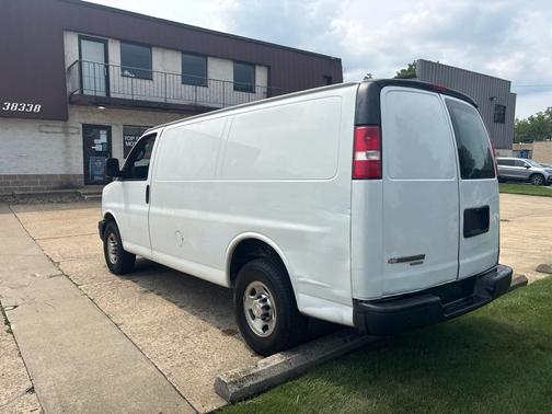 Summit White 2016 Chevrolet Express 2500 Work Van