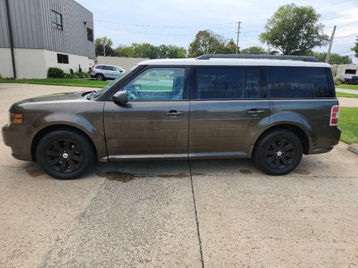 BROWN 2011 Ford Flex SE